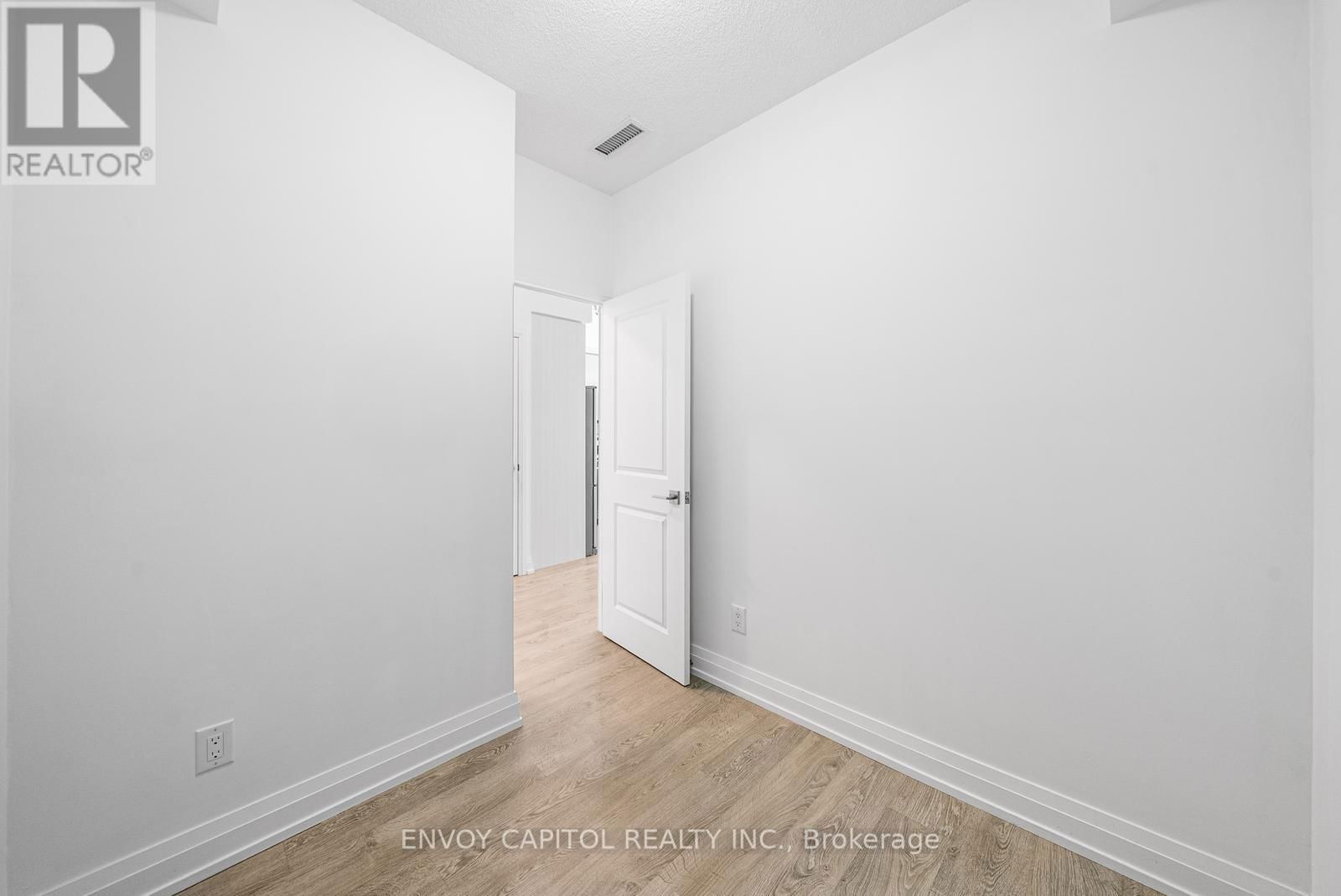 316 - 591 SHEPPARD AVENUE EAST Image 21