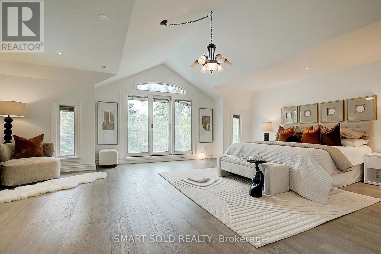 677 WOBURN AVENUE Image 19