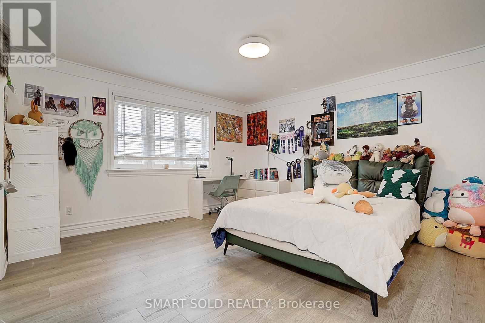 677 WOBURN AVENUE Image 24