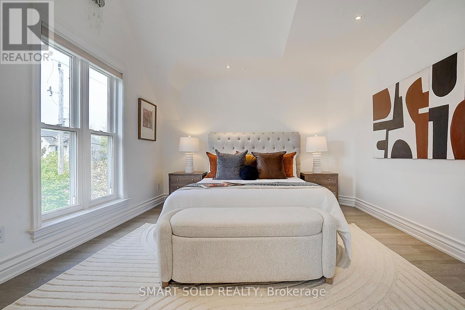 677 WOBURN AVENUE Image 26