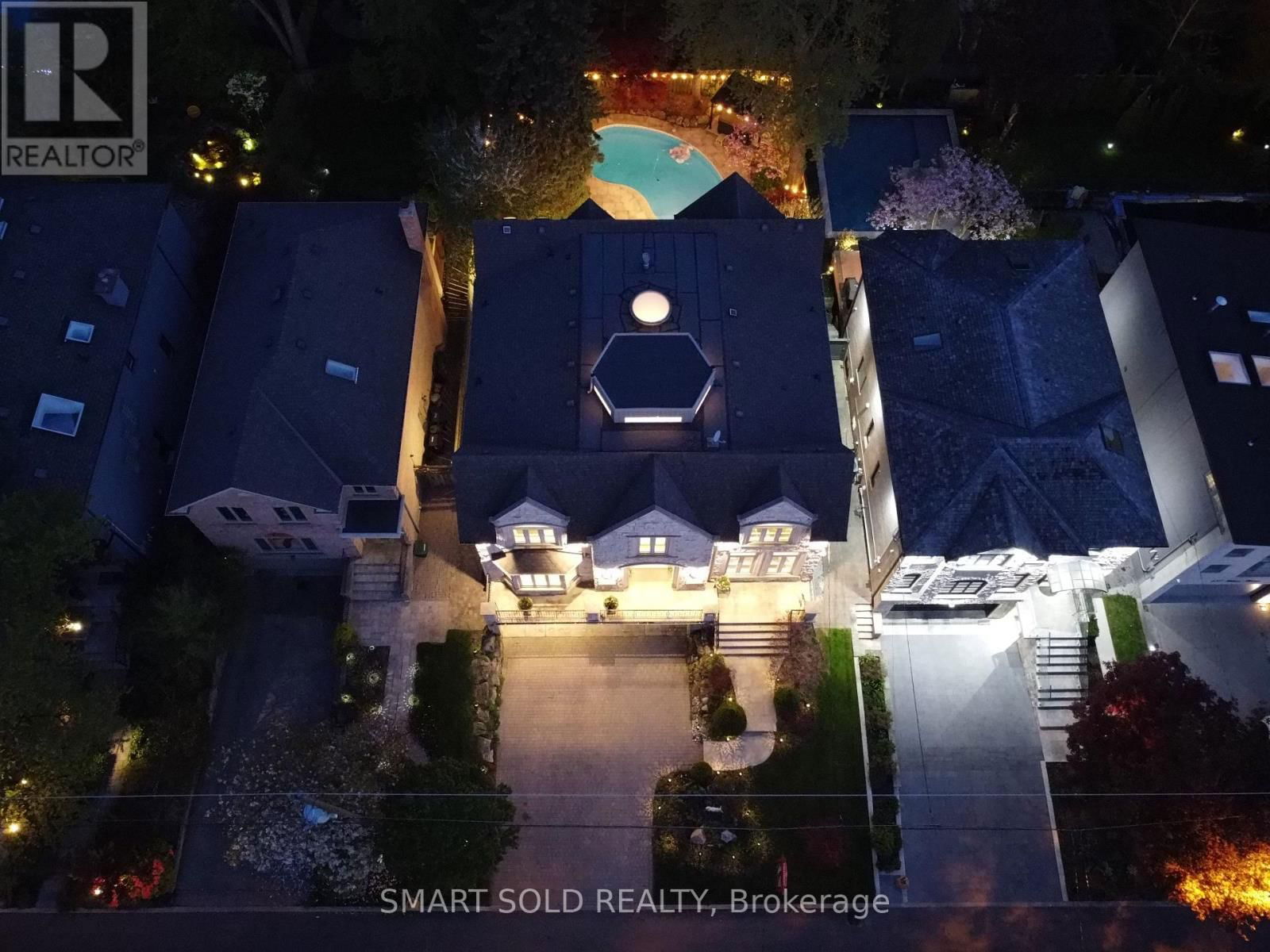 677 WOBURN AVENUE Image 36