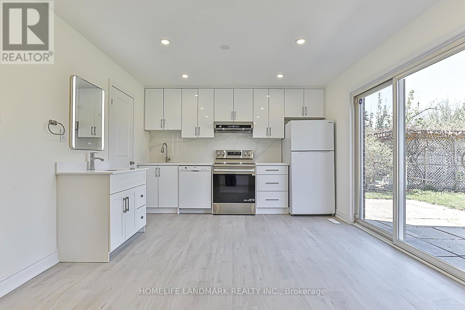 612 VAN HORNE AVENUE Image 26