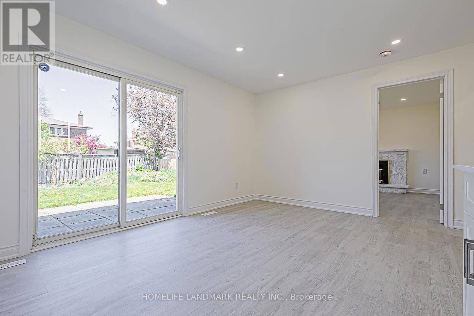 612 VAN HORNE AVENUE Image 27