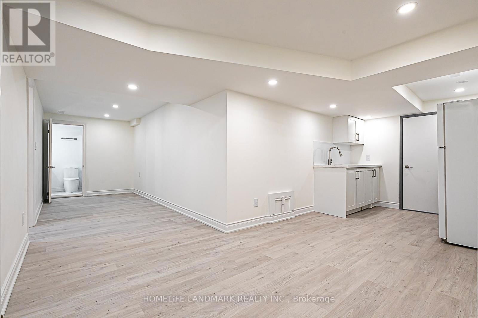 612 VAN HORNE AVENUE Image 34