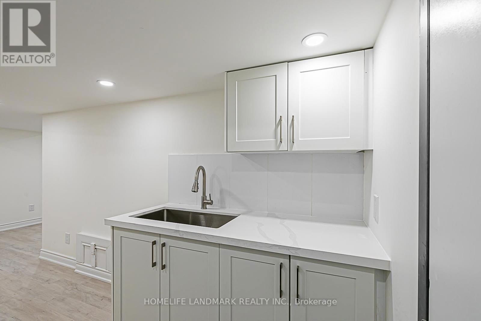 612 VAN HORNE AVENUE Image 35