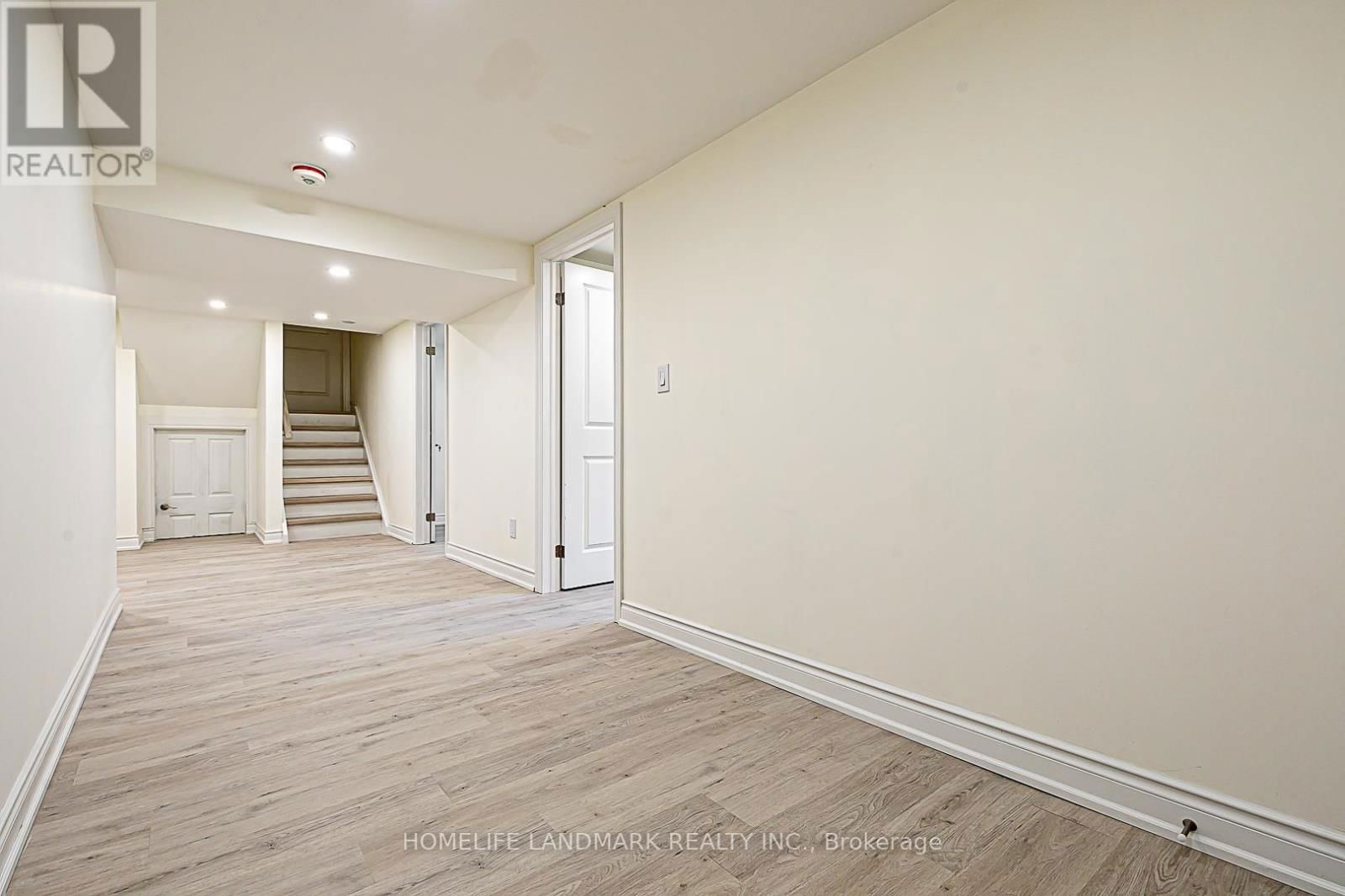 612 VAN HORNE AVENUE Image 37