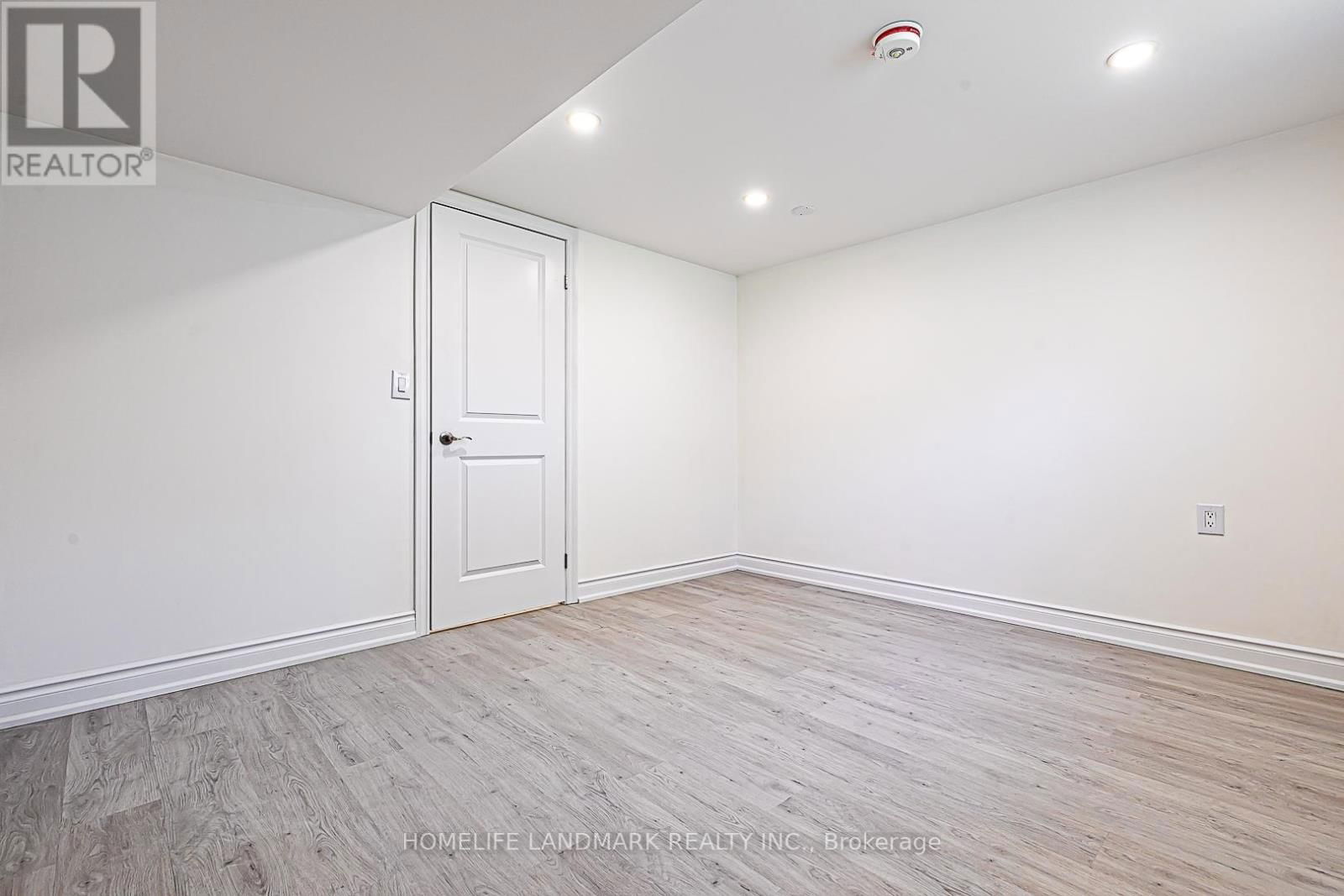 612 VAN HORNE AVENUE Image 39