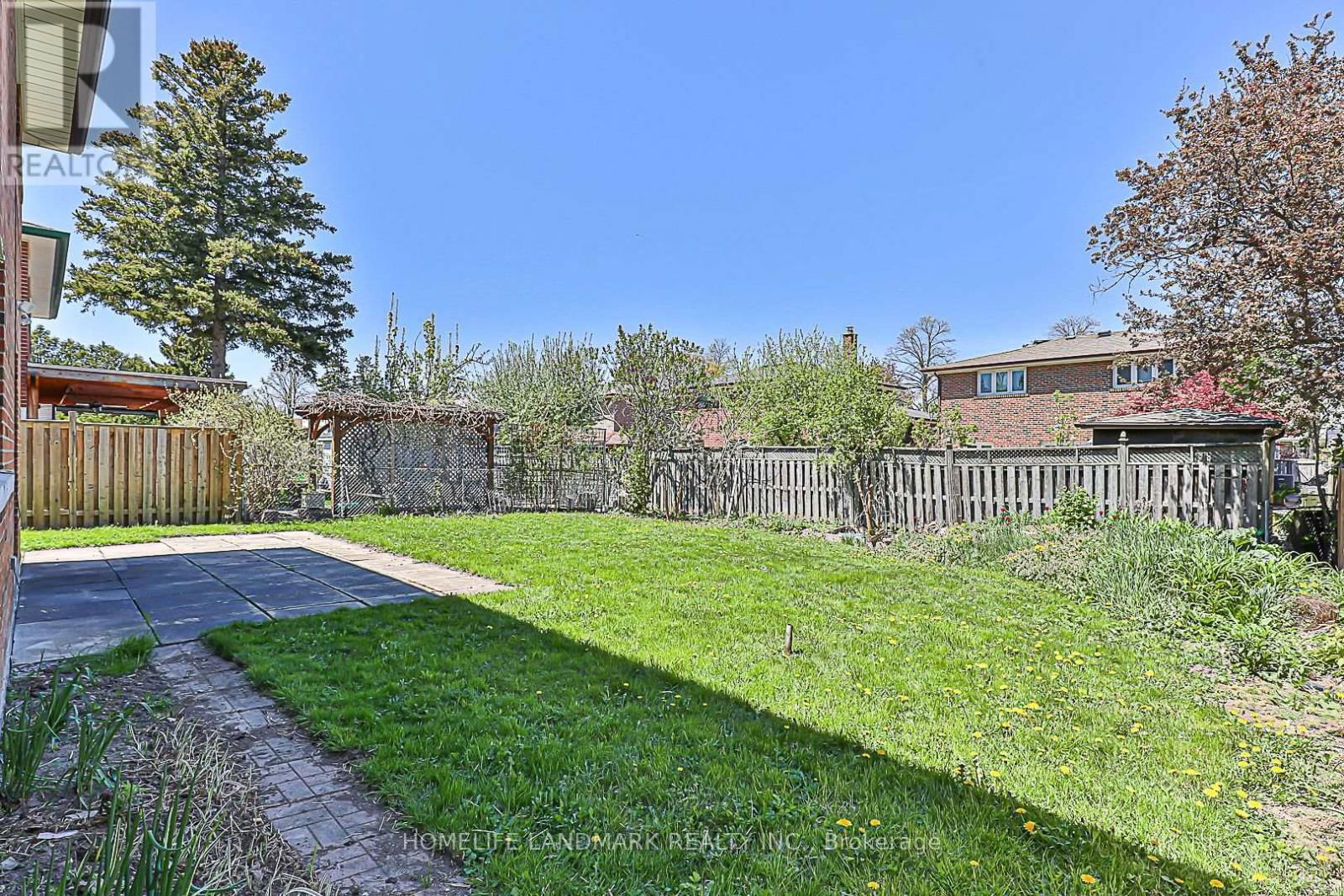 612 VAN HORNE AVENUE Image 46