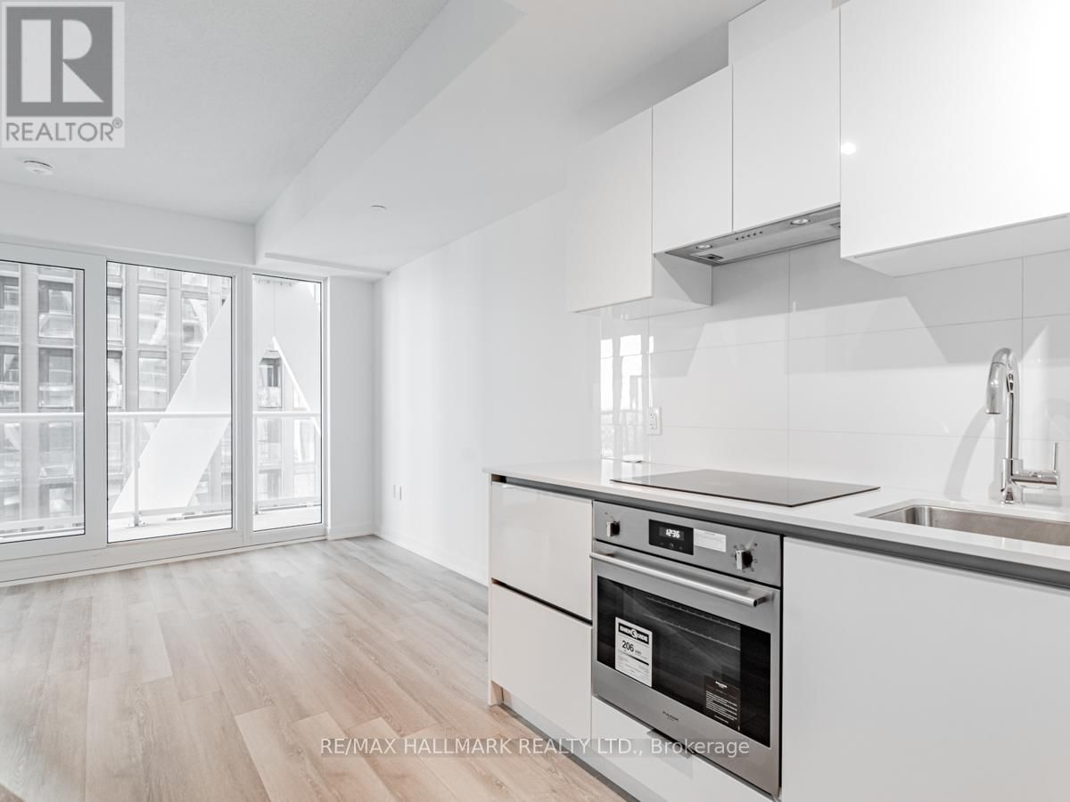 2411 - 230 SIMCOE STREET Image 10