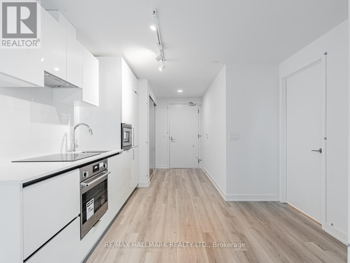 2411 - 230 SIMCOE STREET Image 13