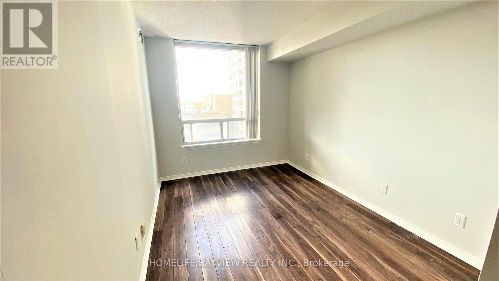 1708 - 18 HILLCREST AVENUE Image 7