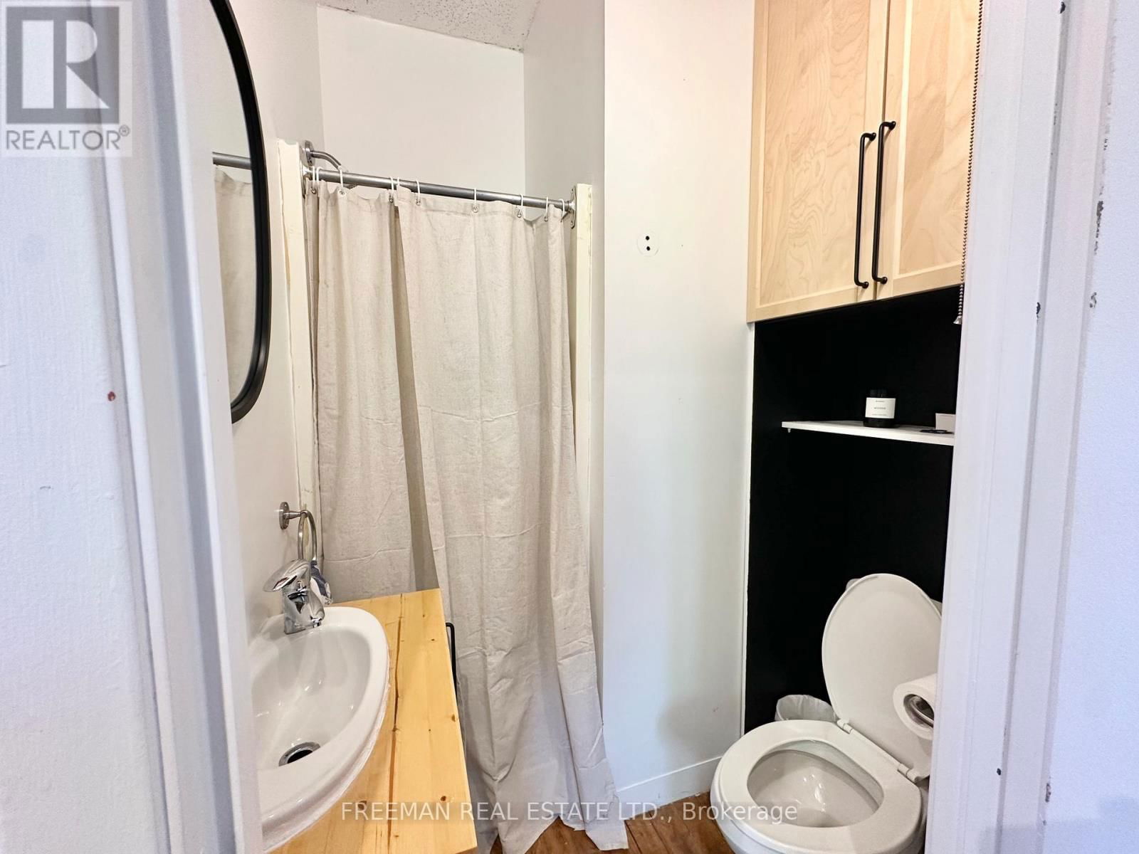 201 - 77 FLORENCE STREET Image 3