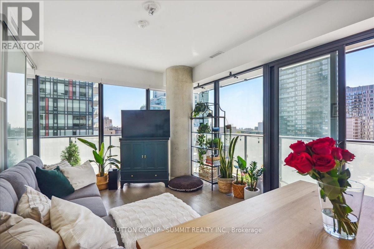 1010 - 161 ROEHAMPTON AVENUE Image 17