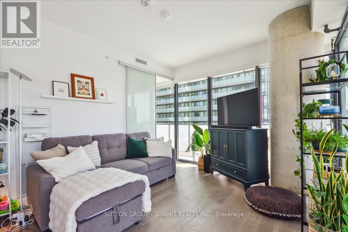 1010 - 161 ROEHAMPTON AVENUE Image 18