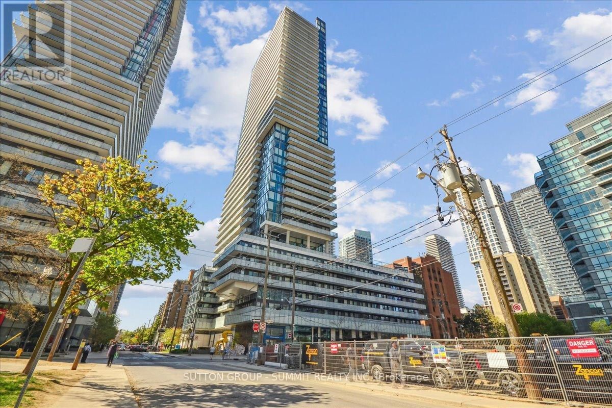 1010 - 161 ROEHAMPTON AVENUE Image 2