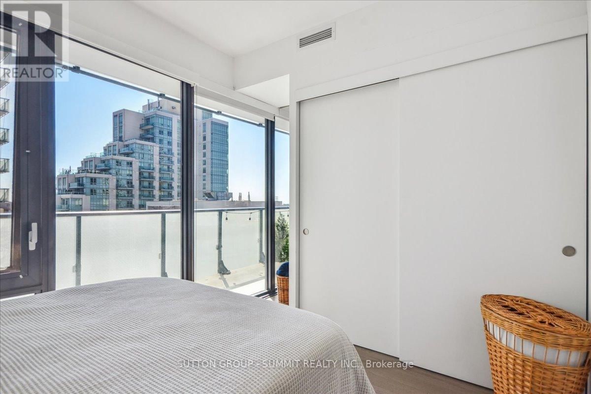 1010 - 161 ROEHAMPTON AVENUE Image 32