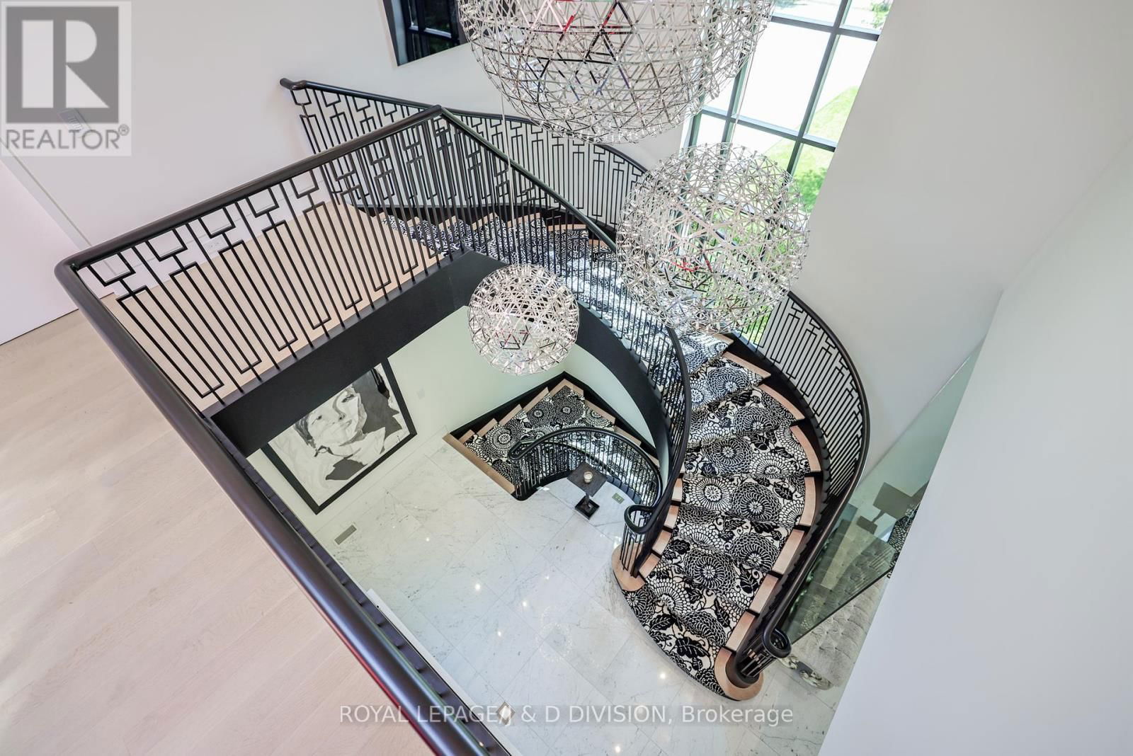 20 FOREST GLEN CRESCENT Image 24