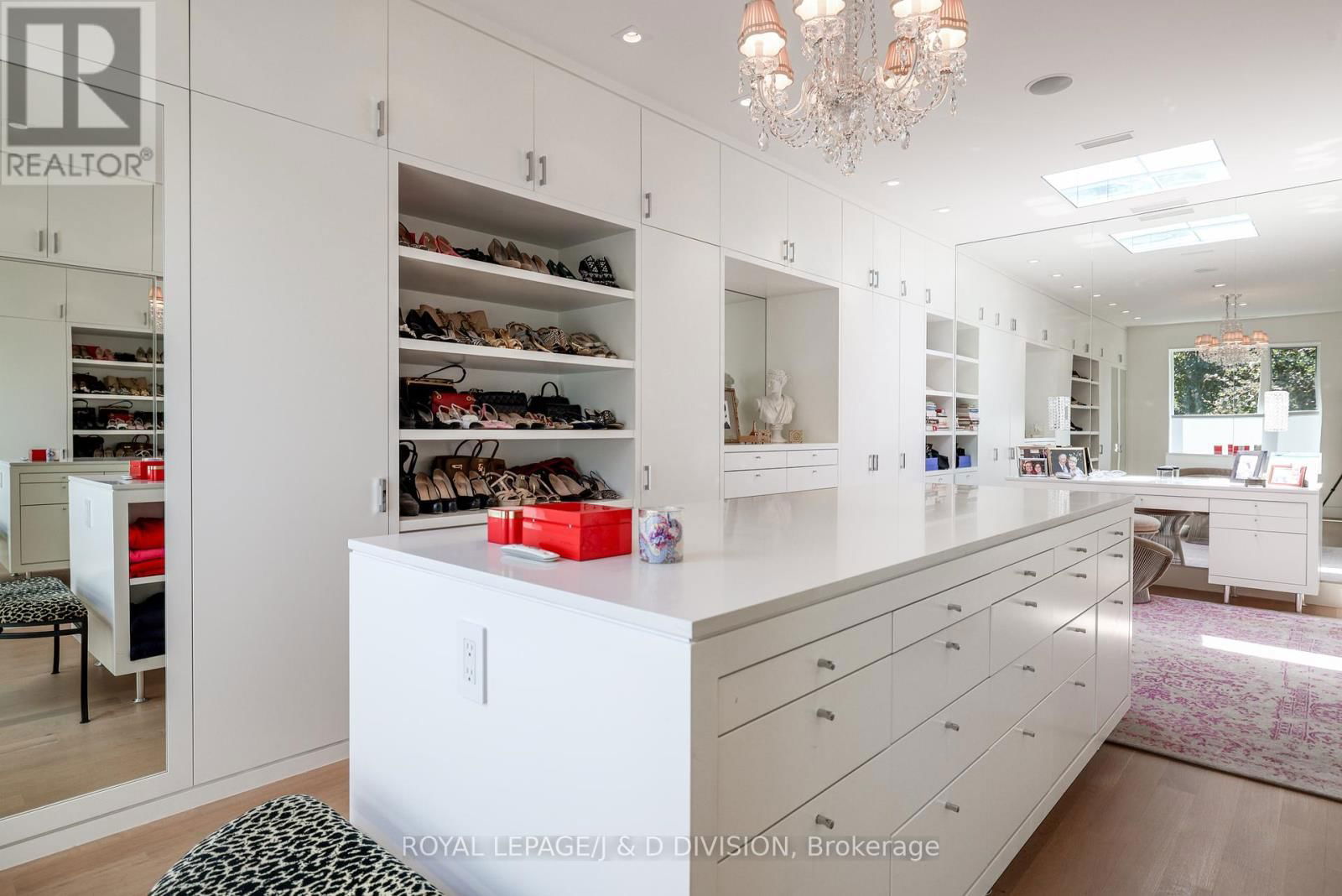 20 FOREST GLEN CRESCENT Image 31
