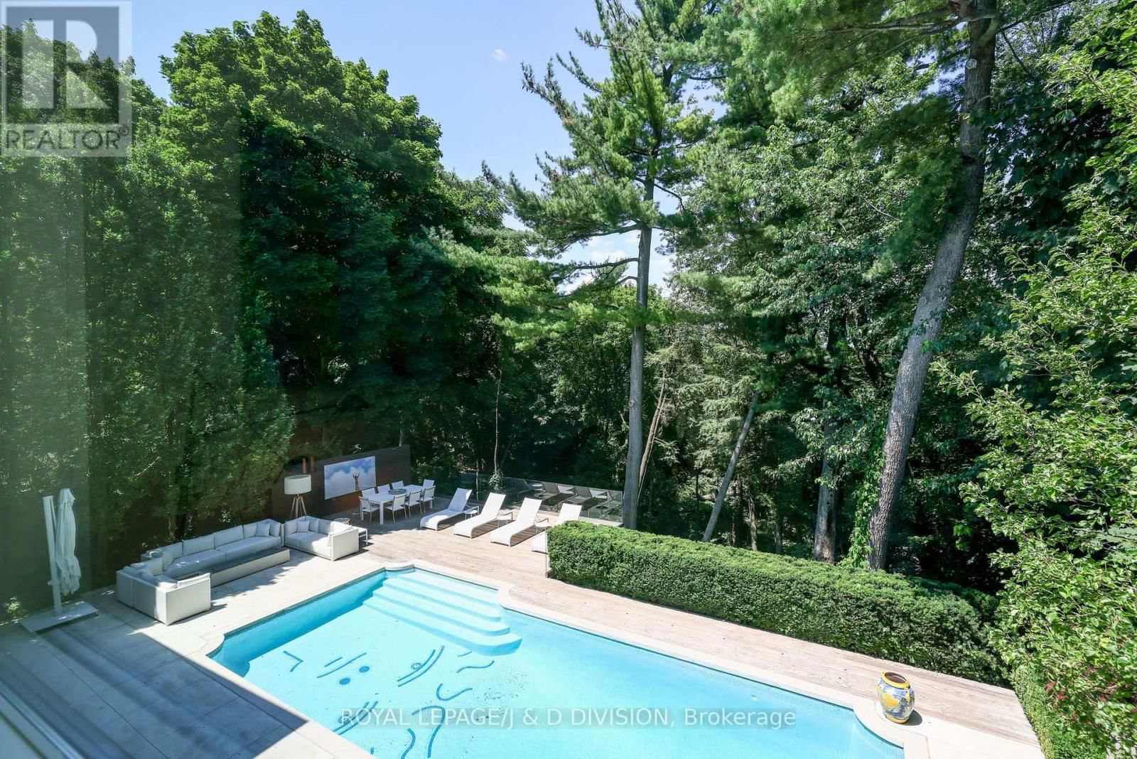 20 FOREST GLEN CRESCENT Image 34
