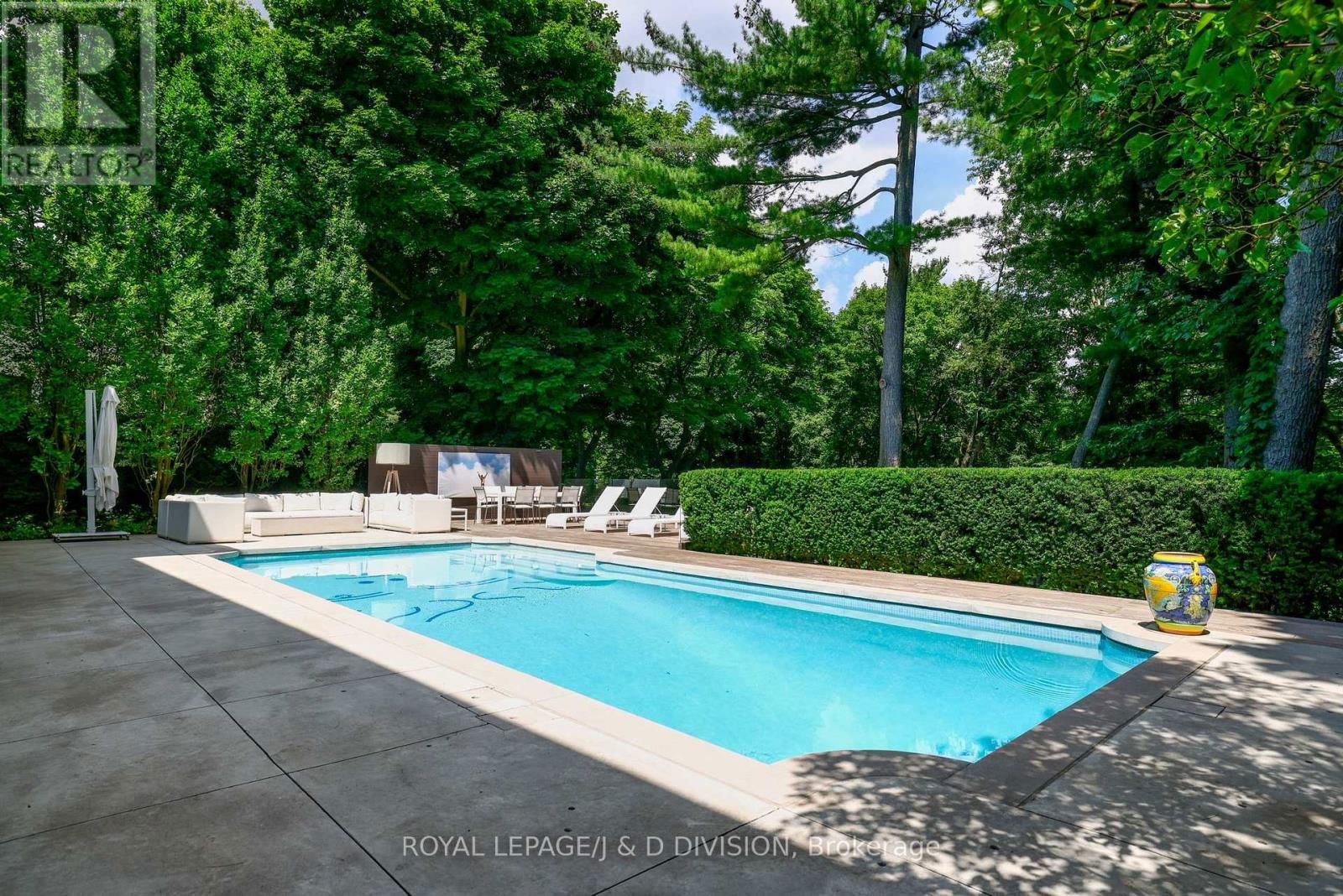 20 FOREST GLEN CRESCENT Image 45