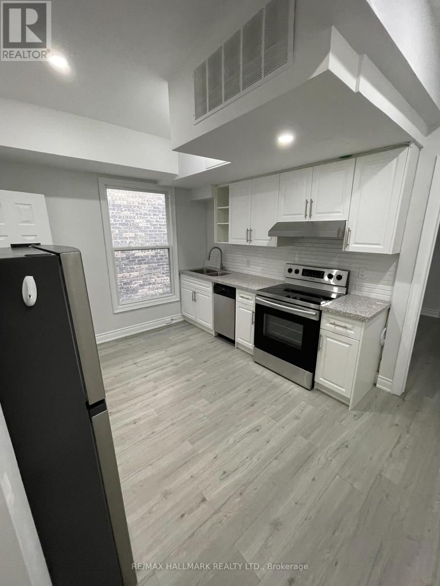 414 DUNDAS STREET EAST Image 15