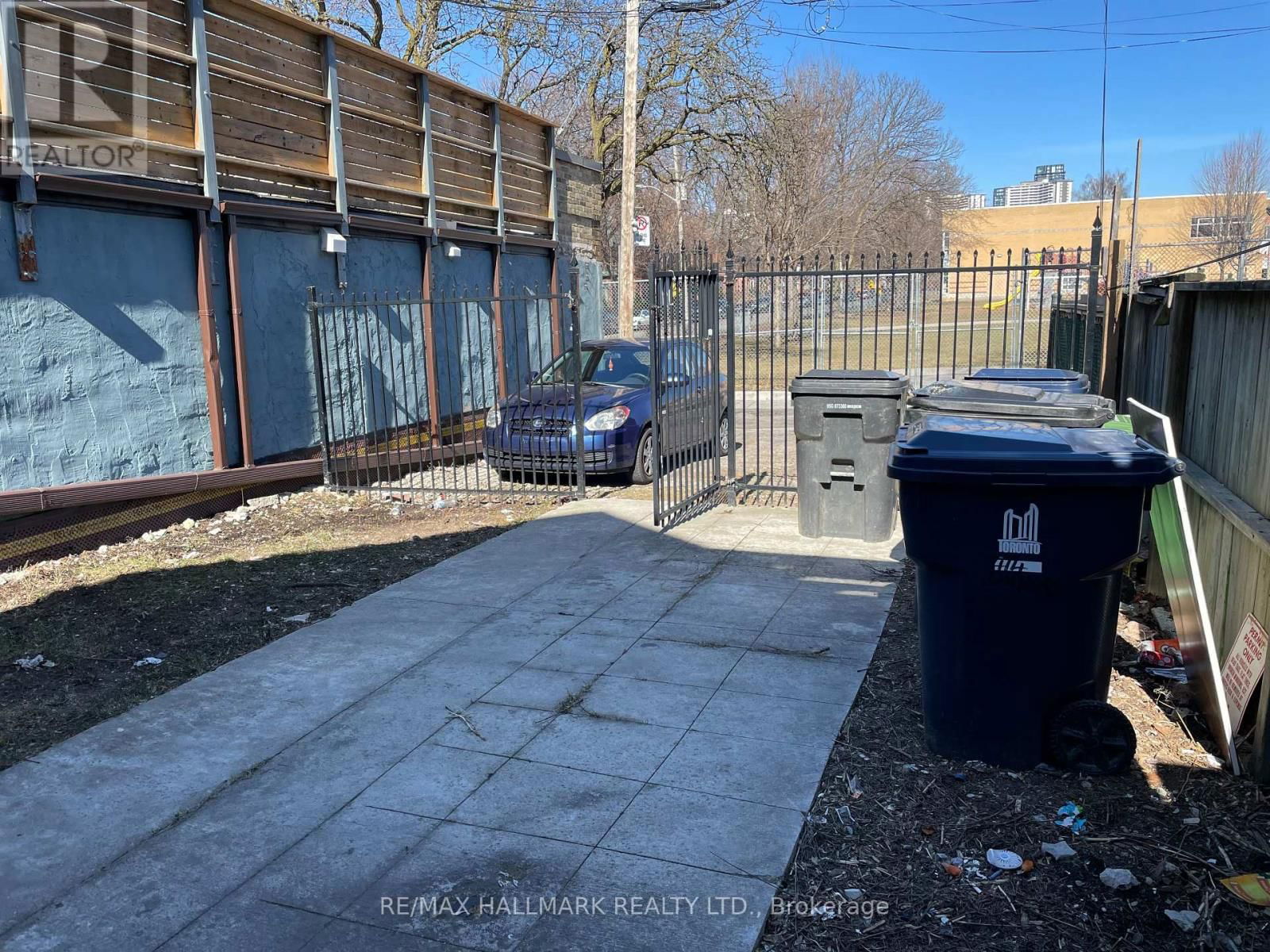 414 DUNDAS STREET EAST Image 30