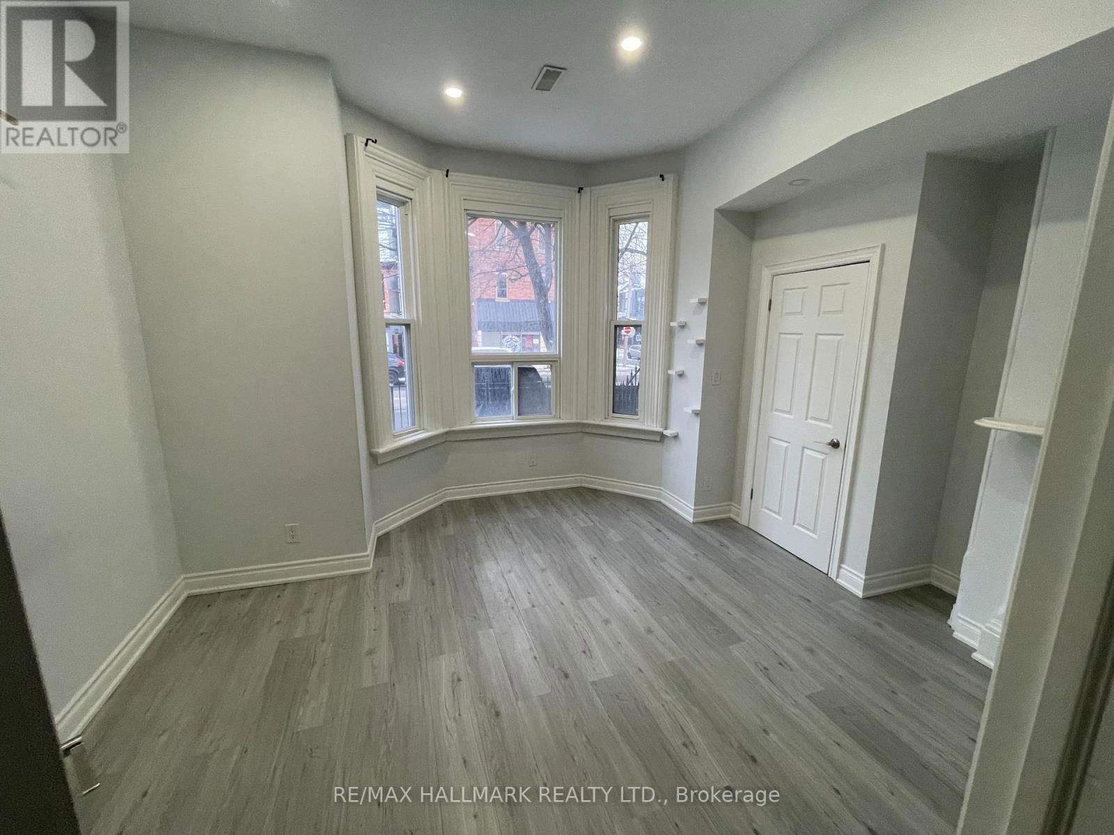 414 DUNDAS STREET EAST Image 5