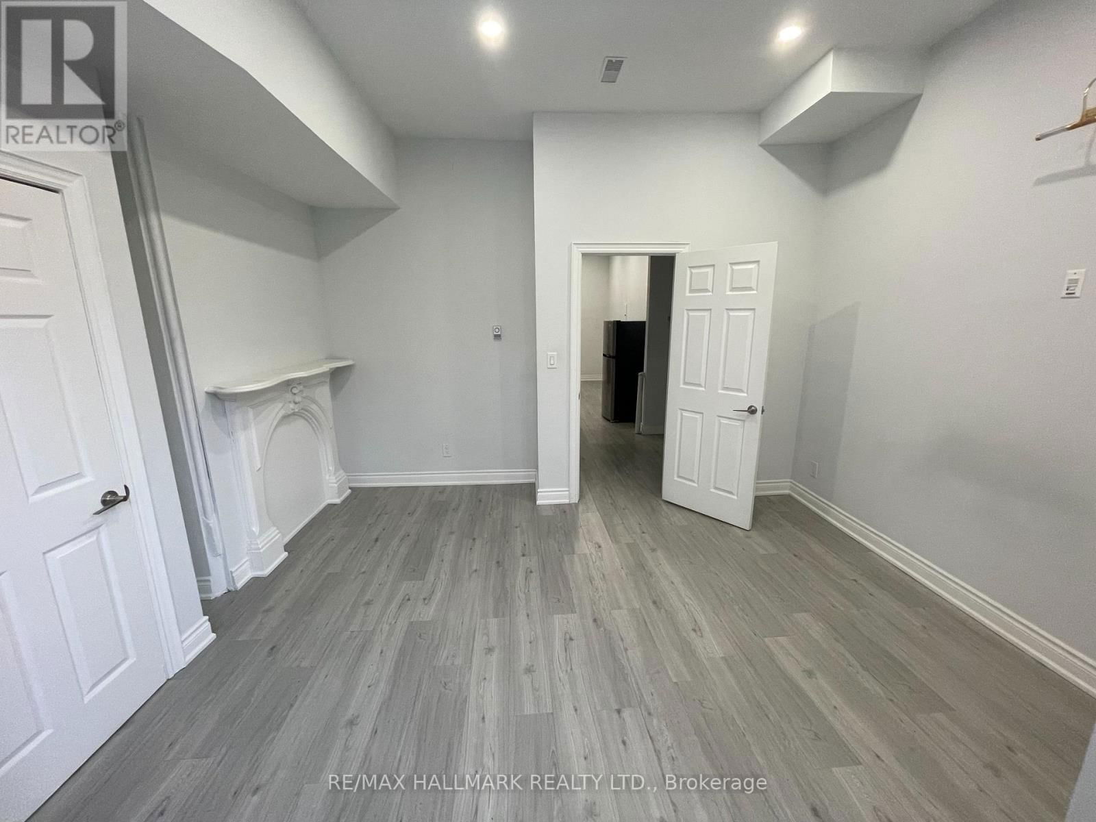 414 DUNDAS STREET EAST Image 6