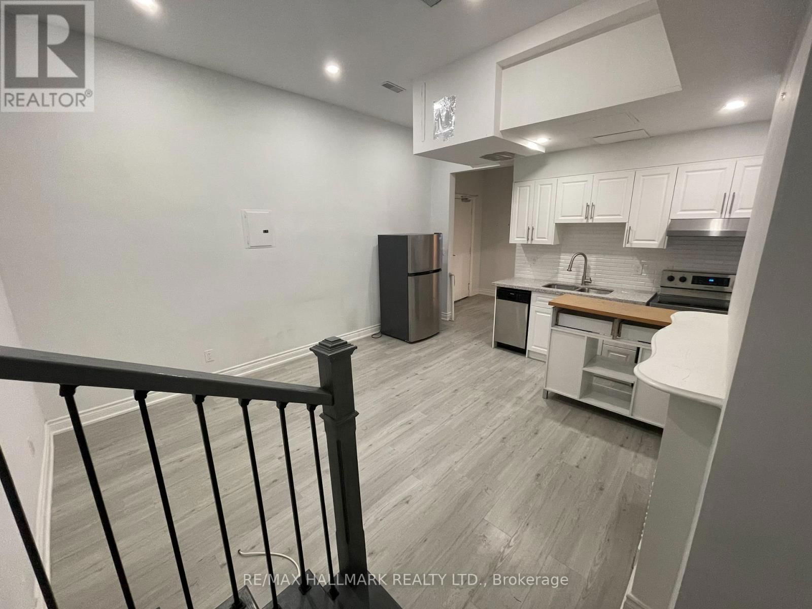 414 DUNDAS STREET EAST Image 7