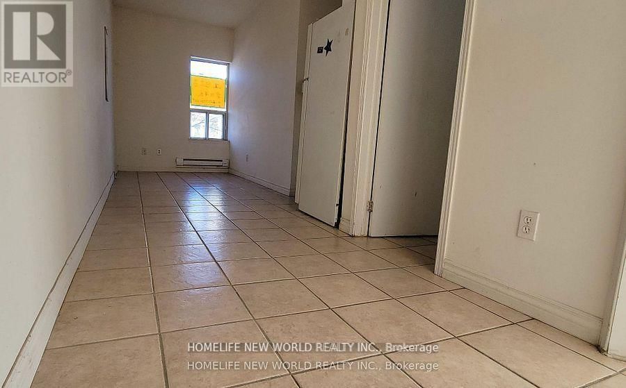 817 DUNDAS STREET WEST Image 6