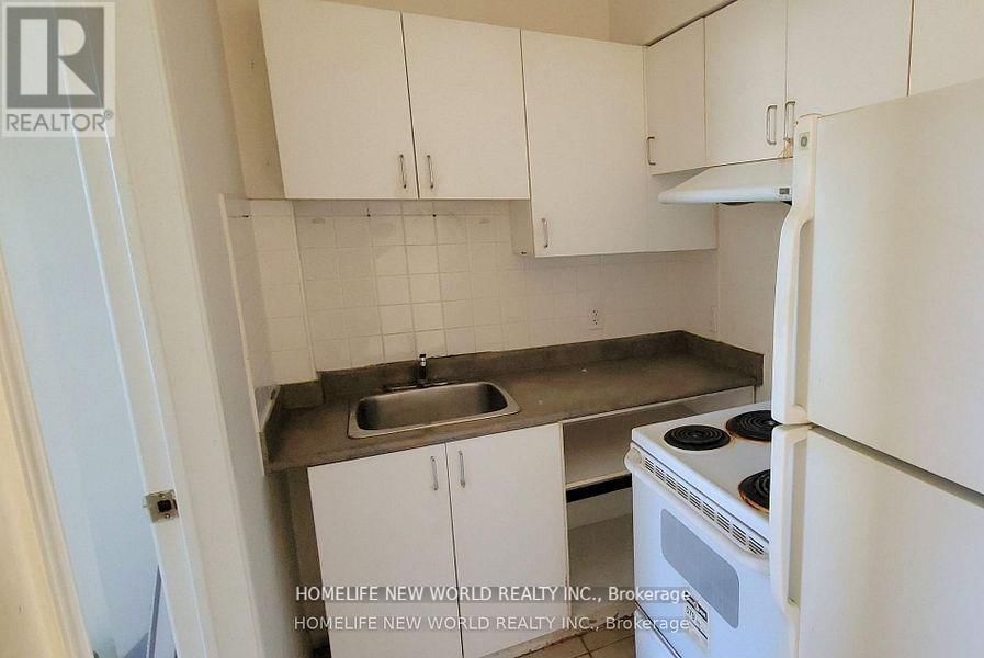 817 DUNDAS STREET WEST Image 7