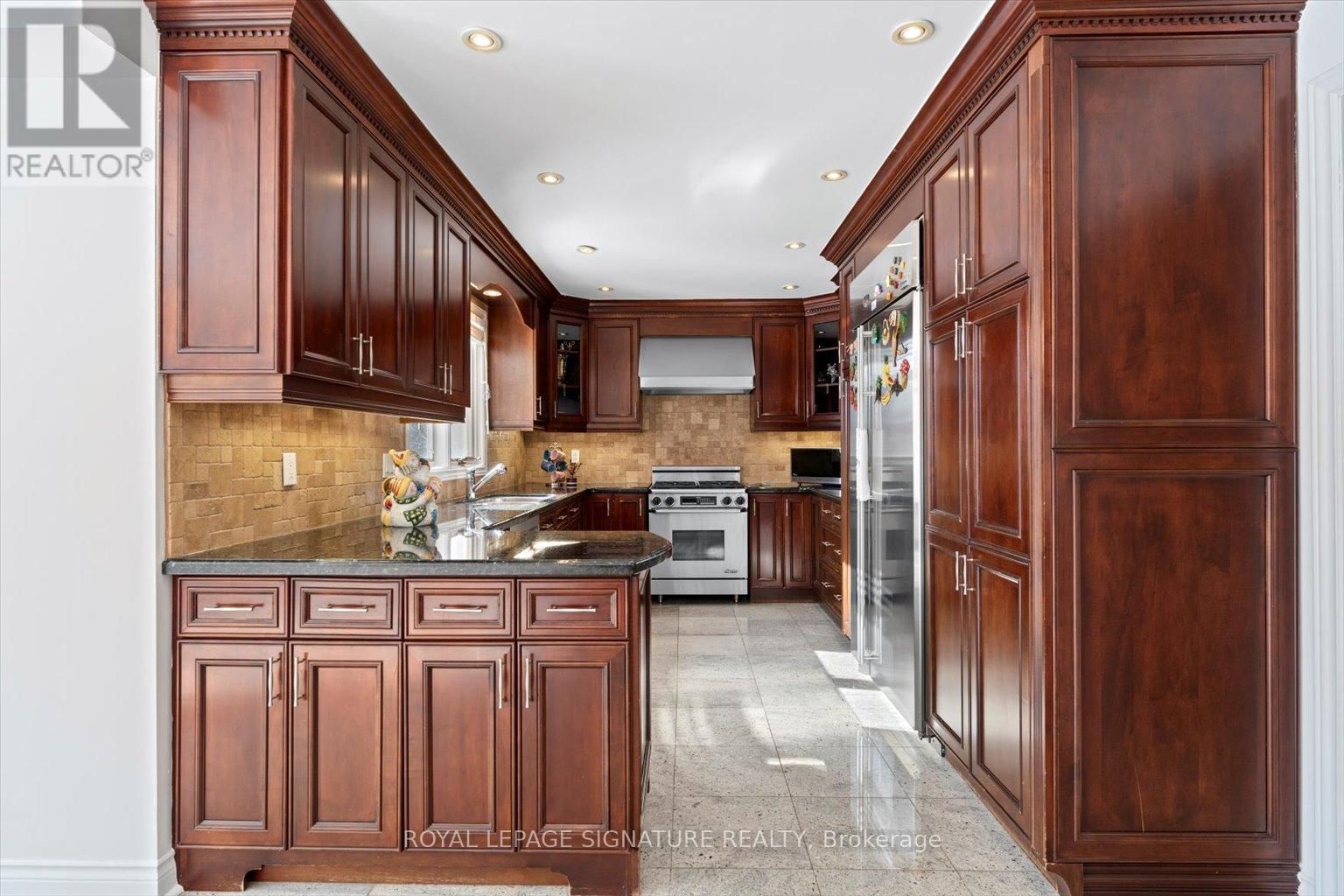89 RISEBROUGH AVENUE Image 15