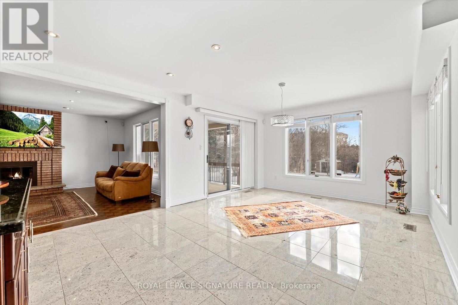 89 RISEBROUGH AVENUE Image 18