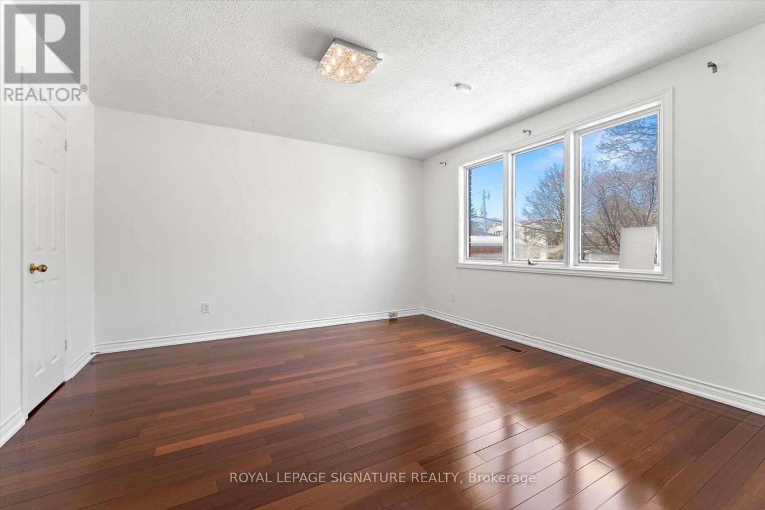 89 RISEBROUGH AVENUE Image 25