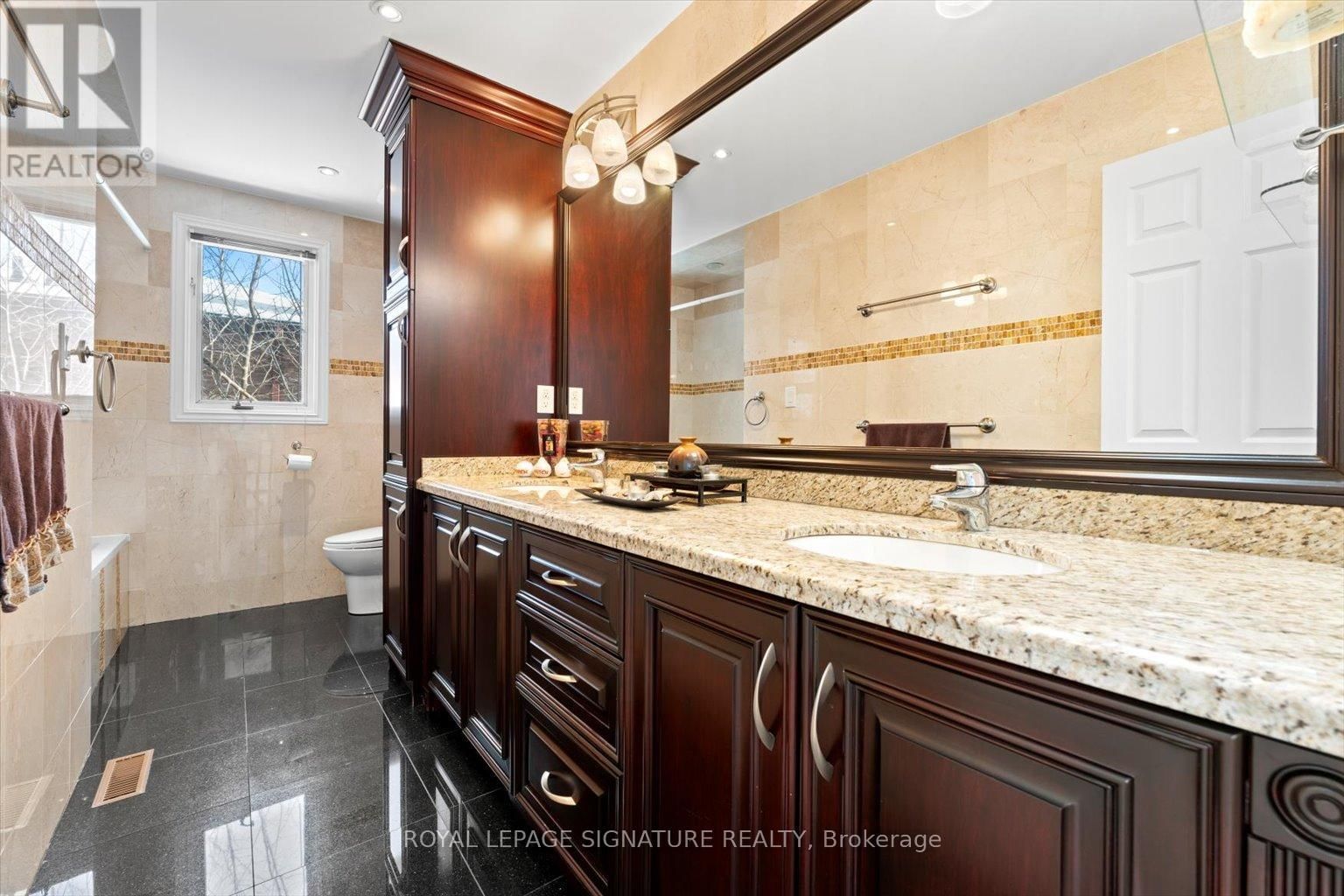 89 RISEBROUGH AVENUE Image 26