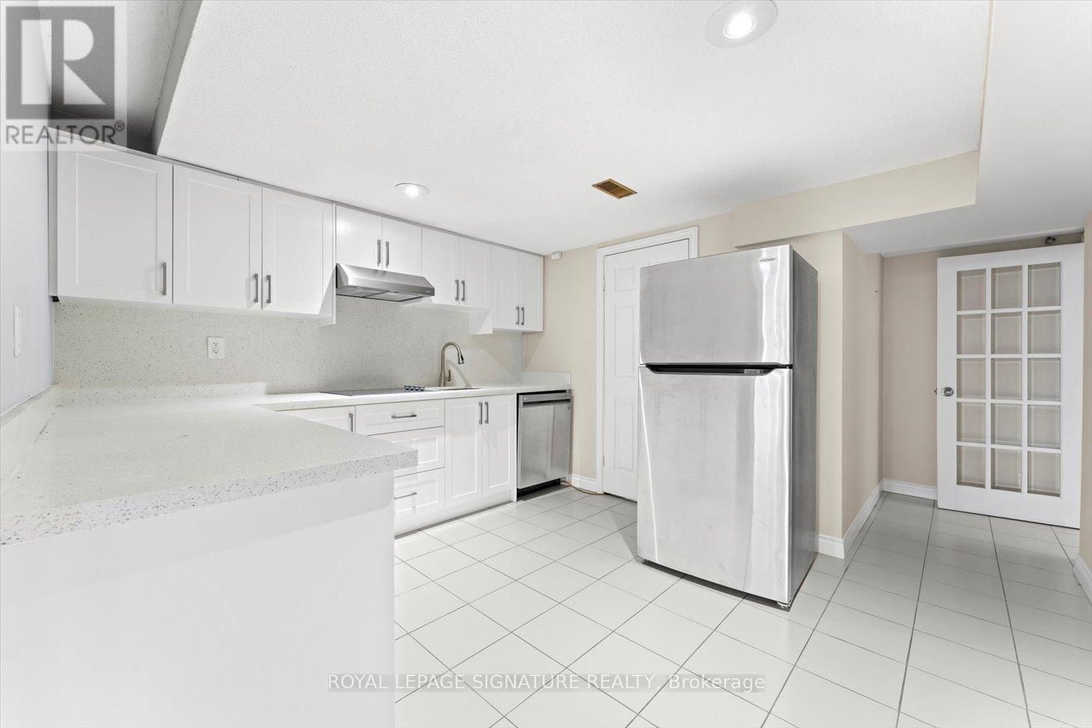 89 RISEBROUGH AVENUE Image 33