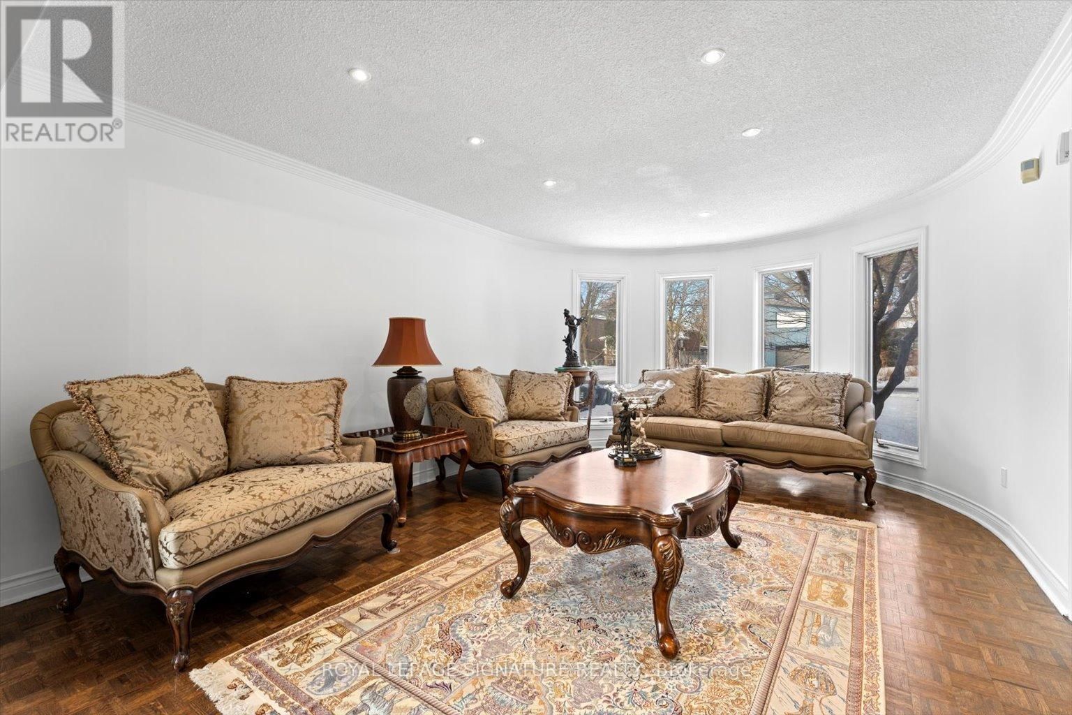 89 RISEBROUGH AVENUE Image 6