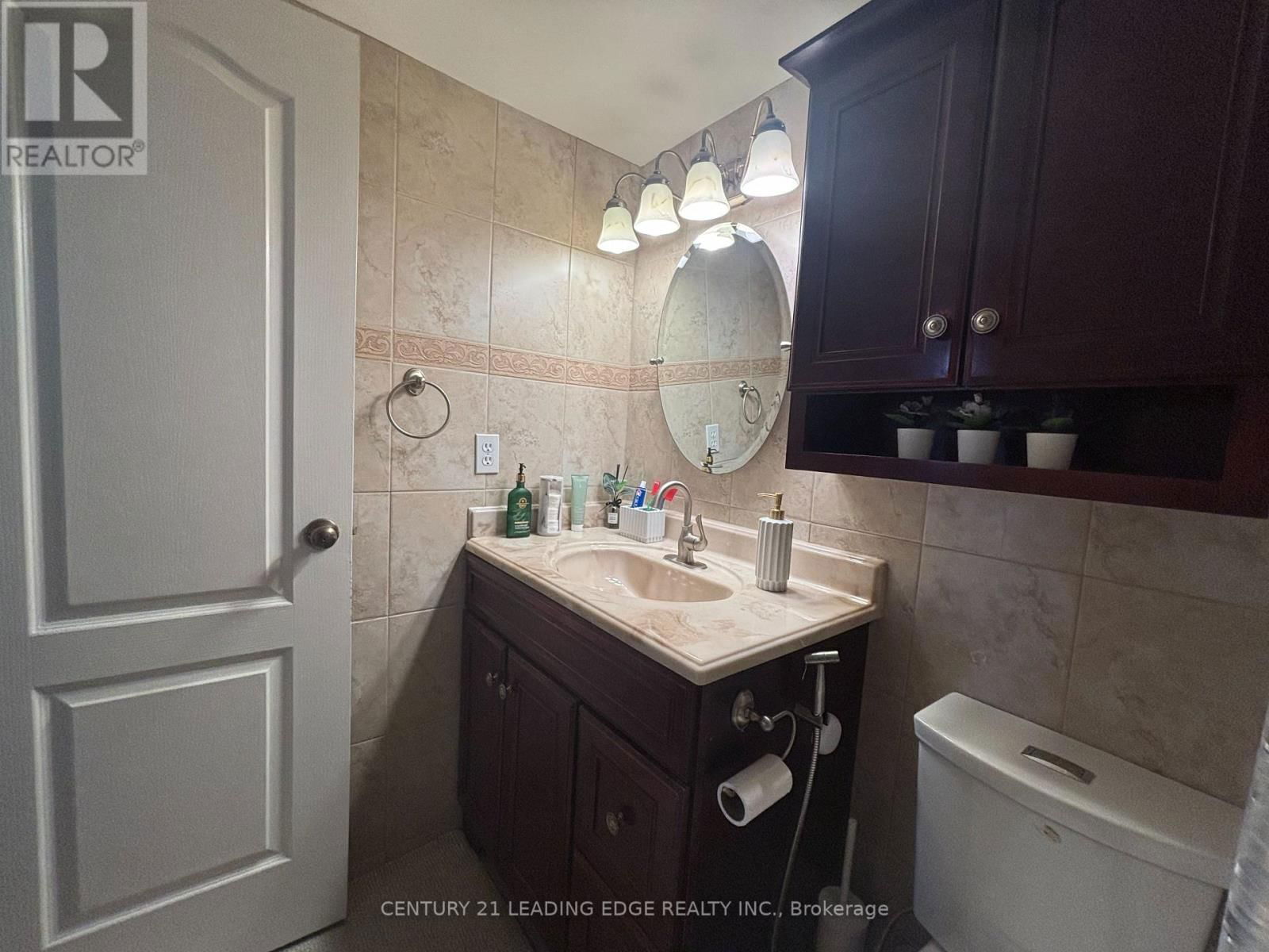 304 - 15 VICORA LINKWAY Image 17