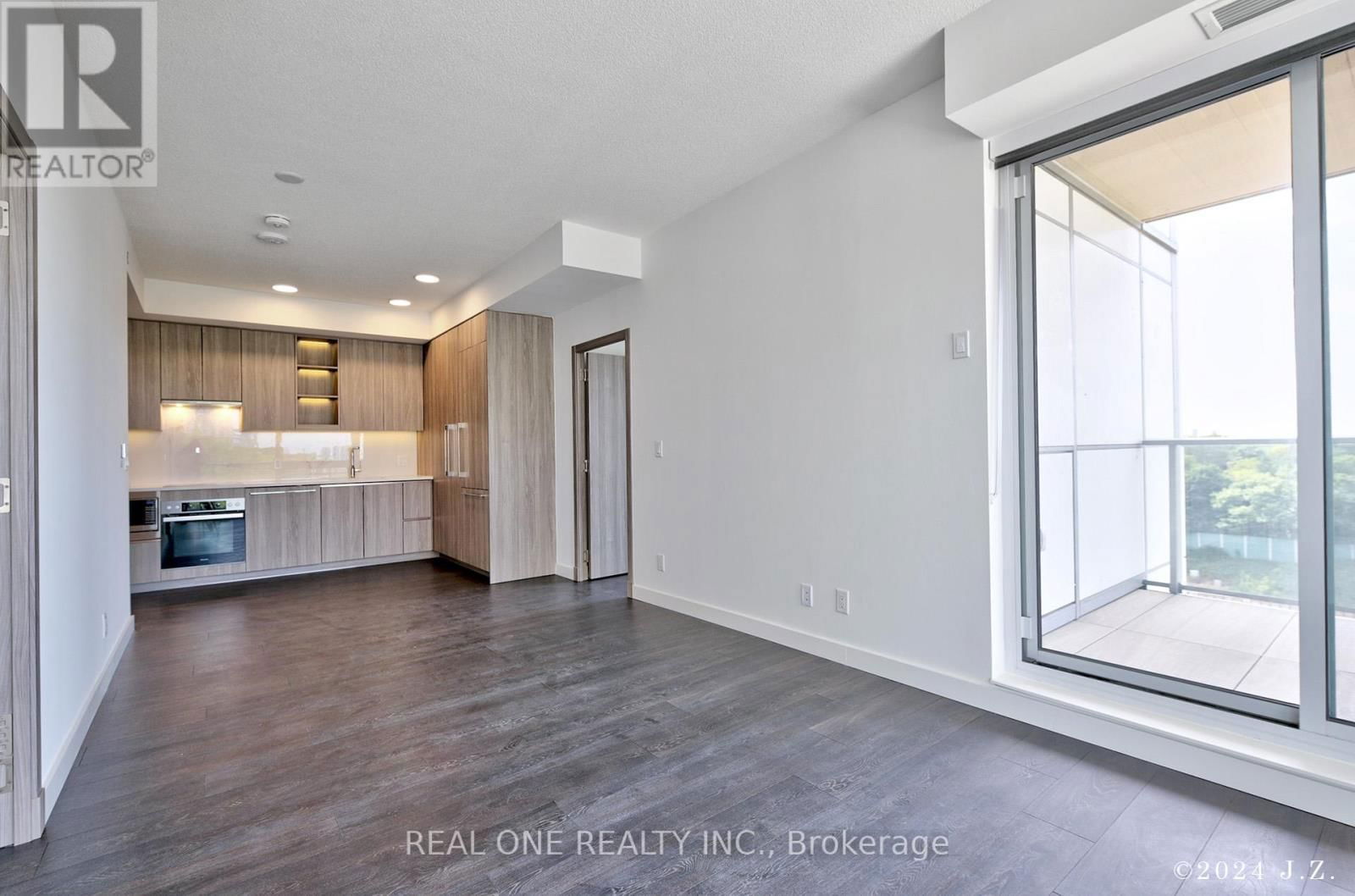 906 - 27 MCMAHON DRIVE Image 10
