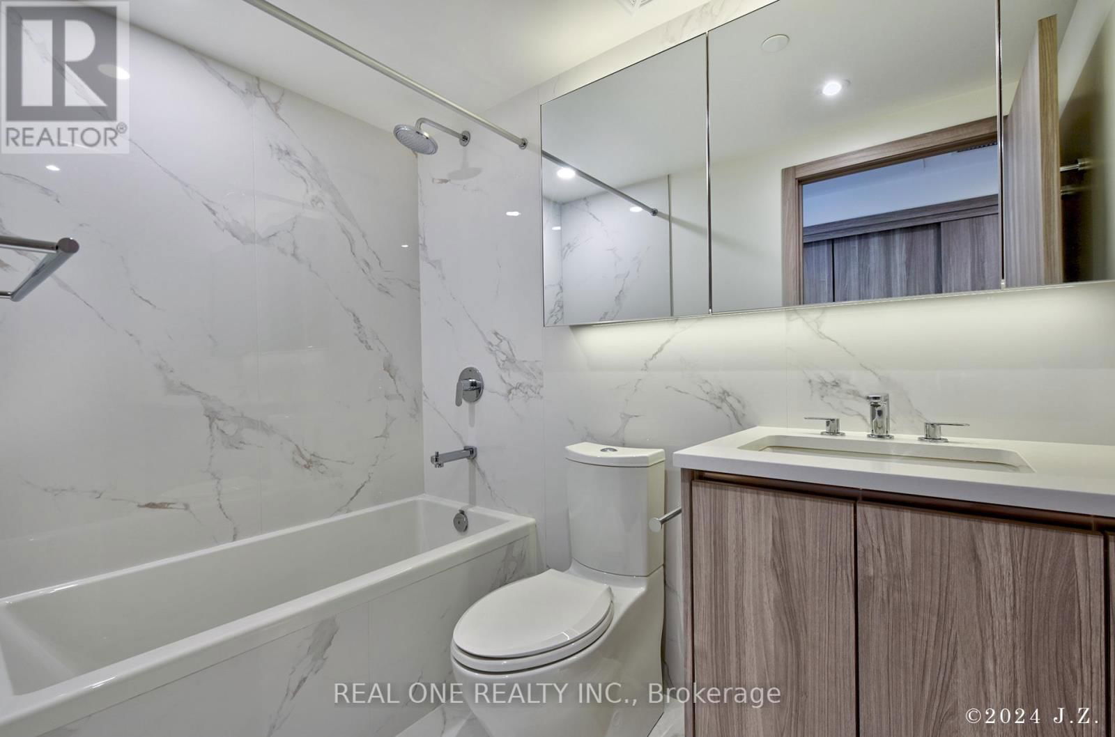 906 - 27 MCMAHON DRIVE Image 2