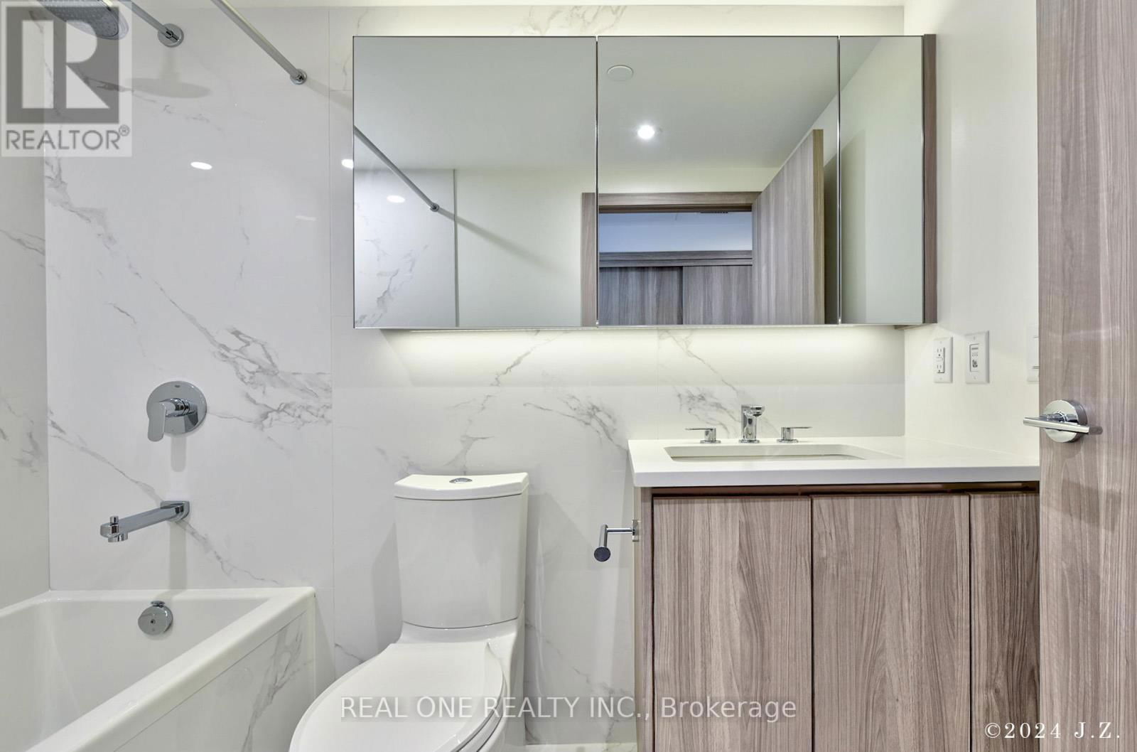 906 - 27 MCMAHON DRIVE Image 3