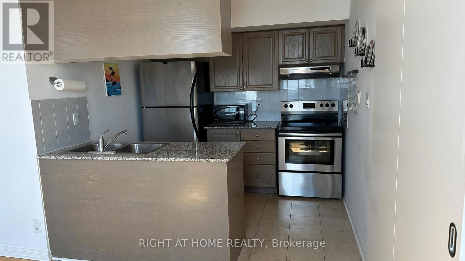 1519 - 230 QUEENS QUAY WEST Image 5