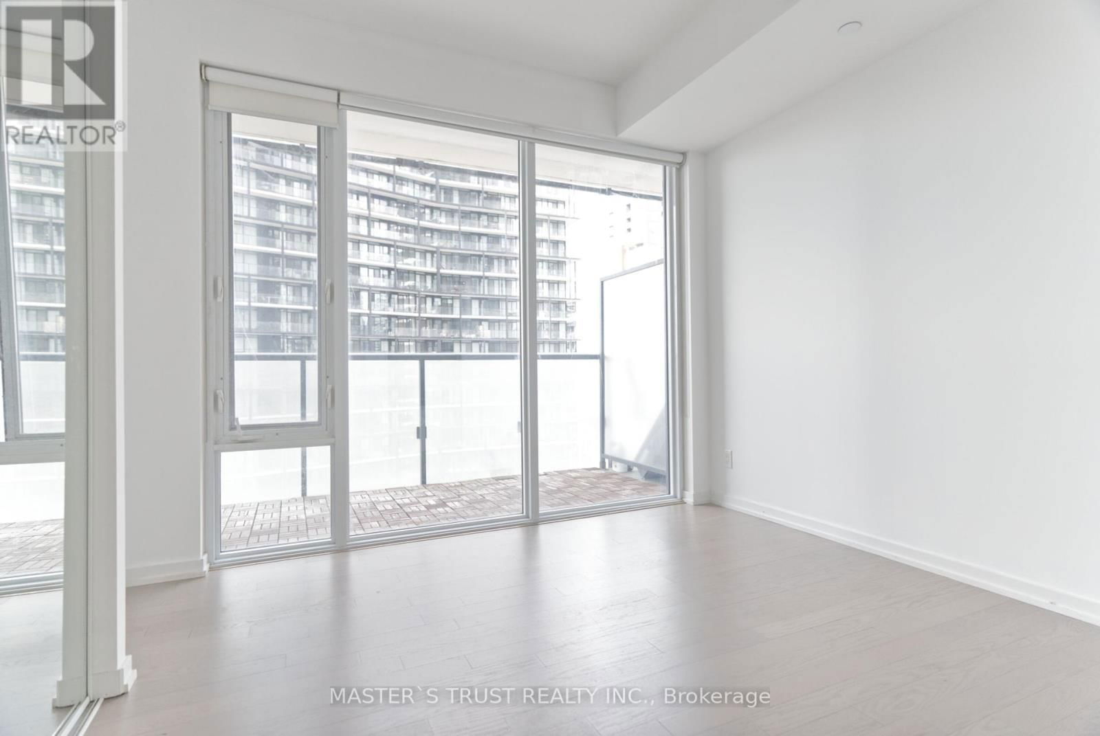 2511 - 101 PETER STREET Image 9