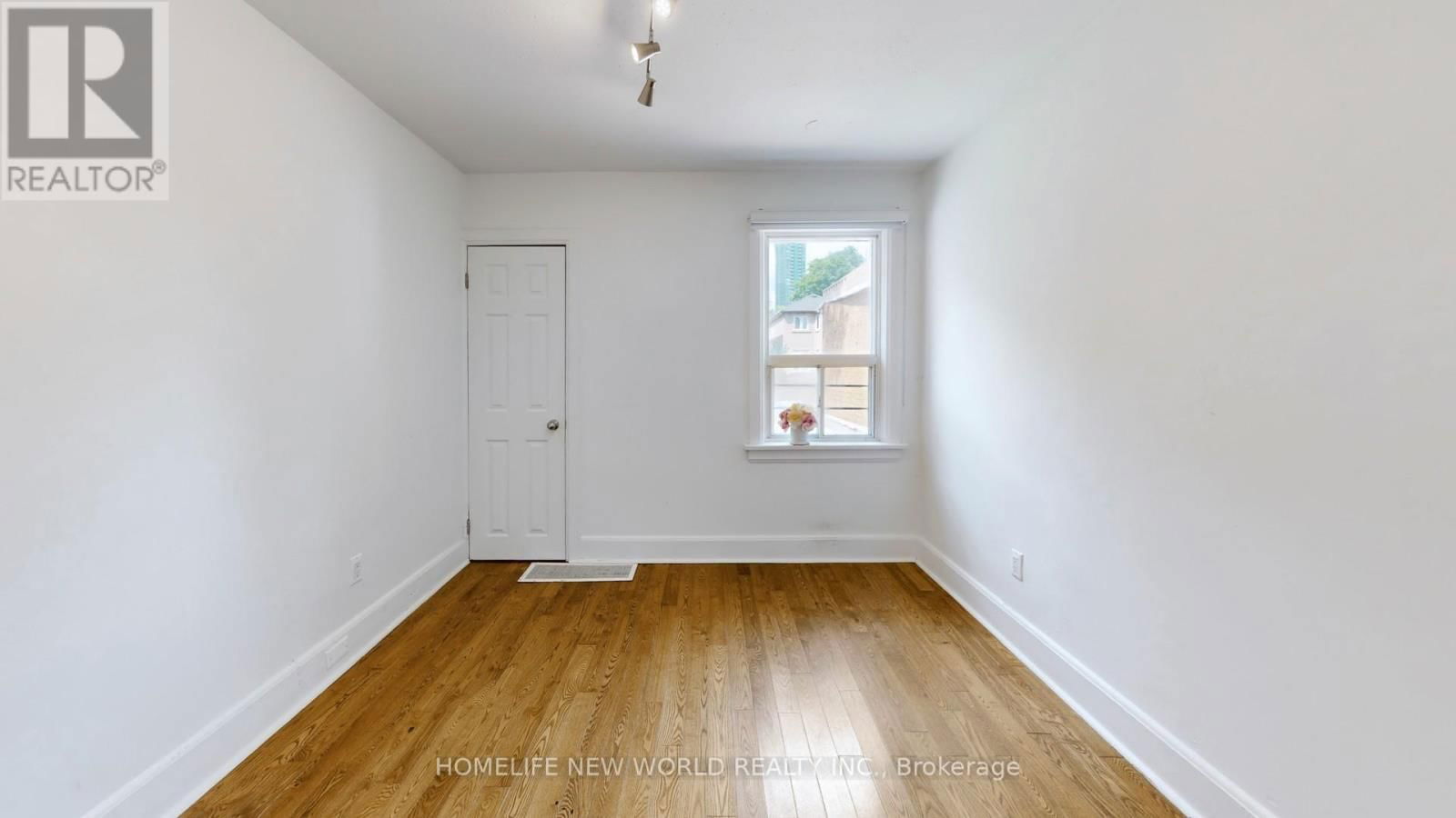 14 FRANKLIN AVENUE Image 12