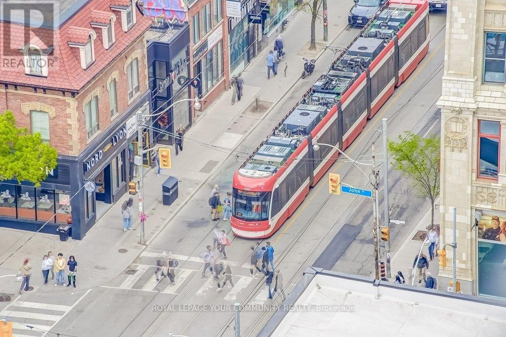 2712 - 330 RICHMOND STREET WEST Image 37
