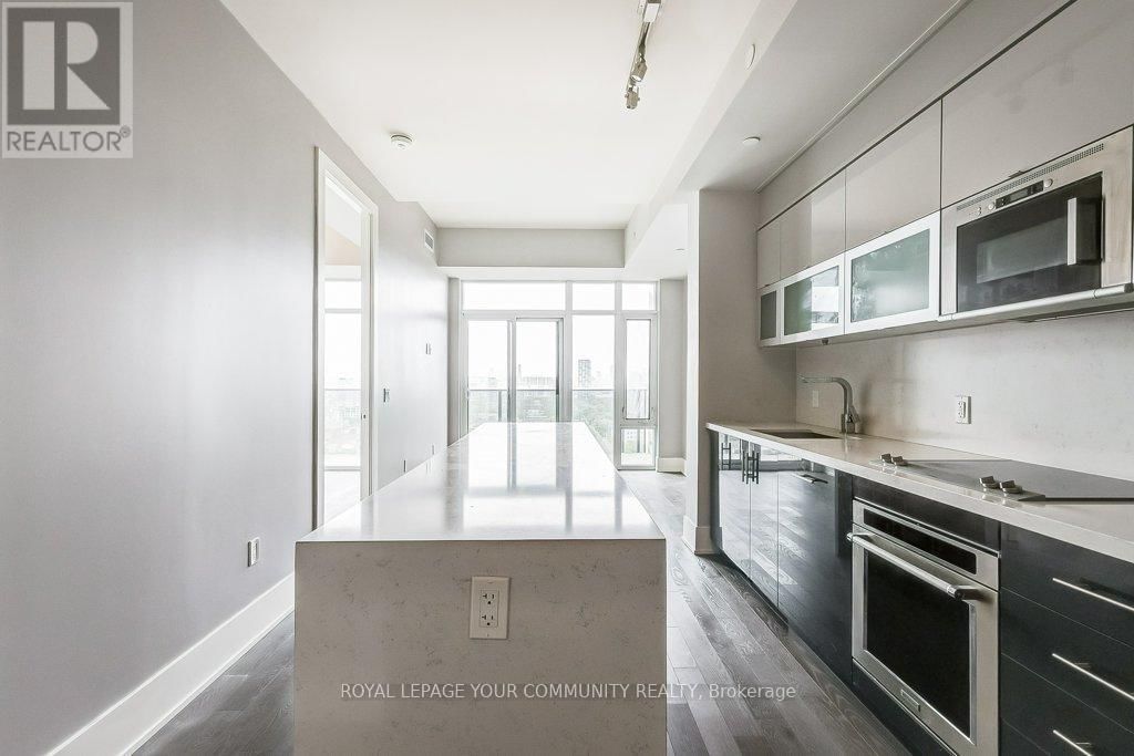 2712 - 330 RICHMOND STREET WEST Image 4