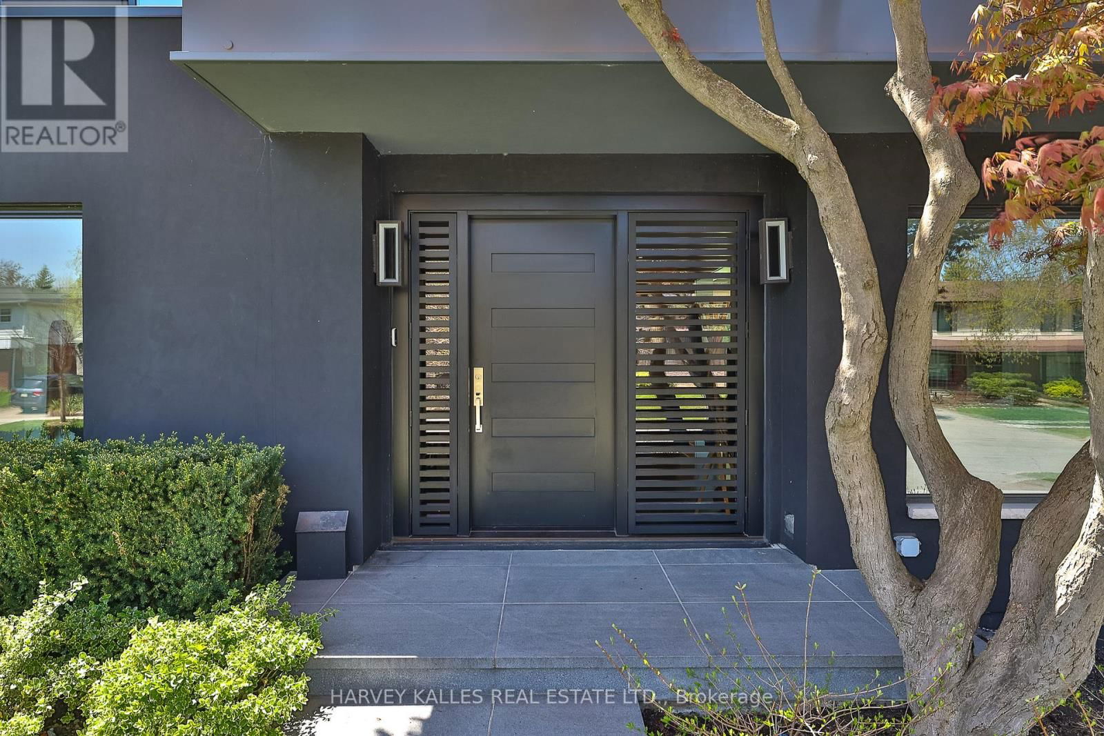 4 KIMLOCH CRESCENT Image 2