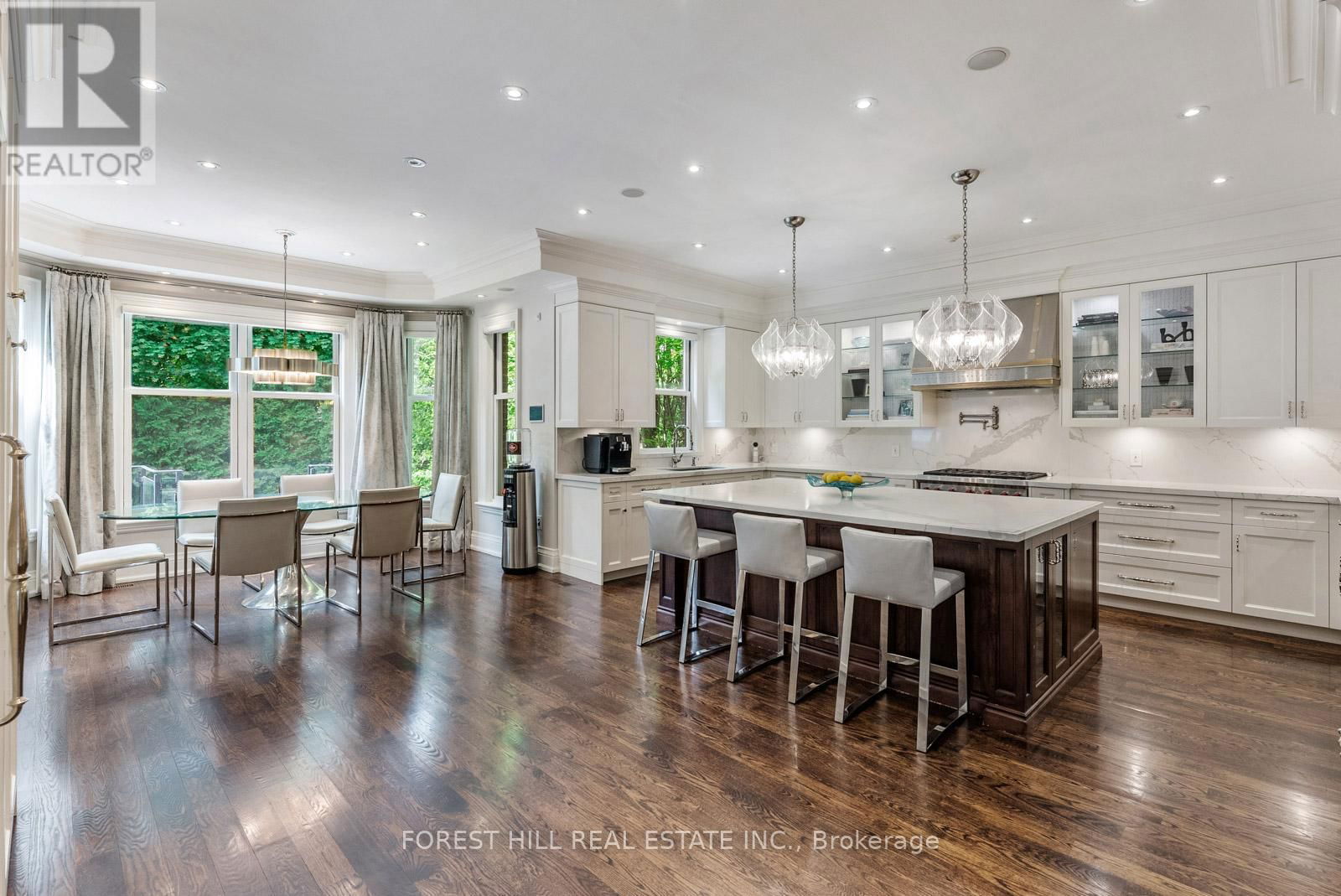 230 HILLHURST BOULEVARD Image 11