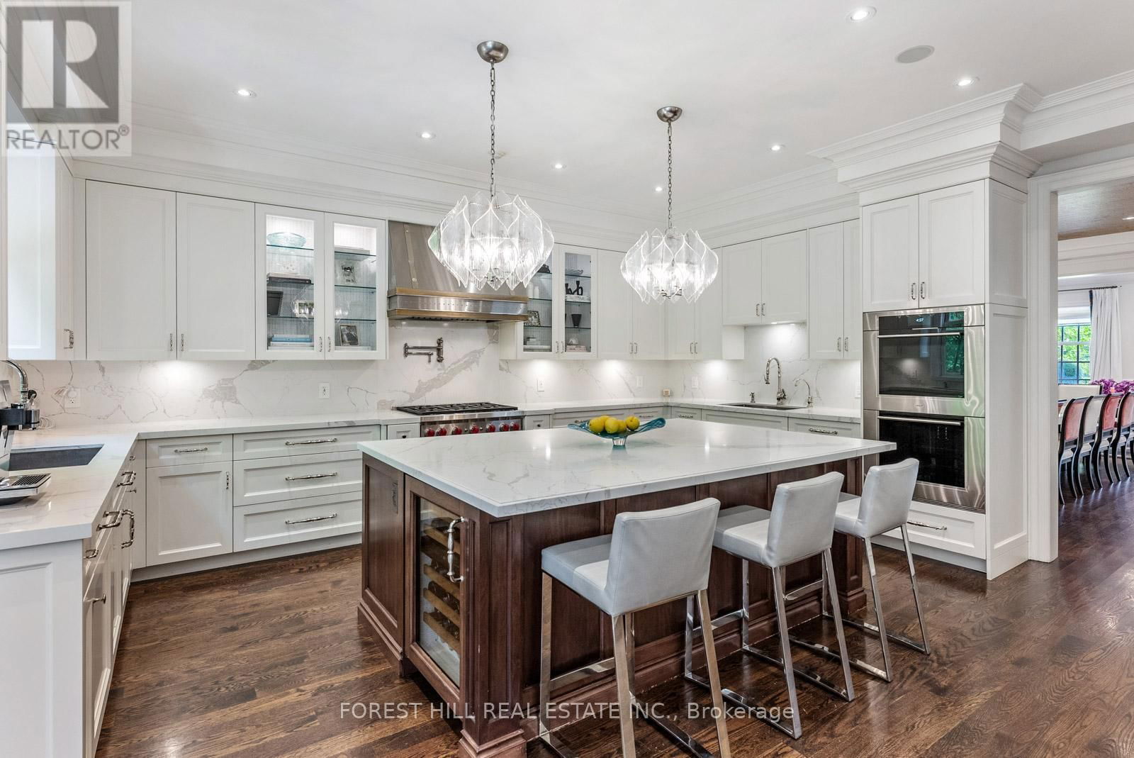 230 HILLHURST BOULEVARD Image 12