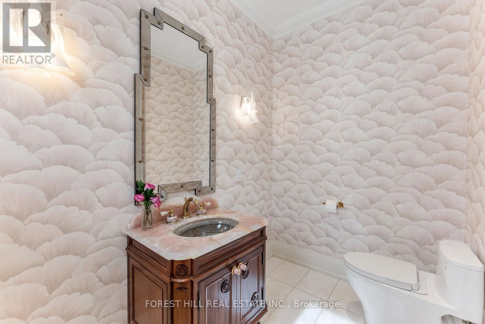 230 HILLHURST BOULEVARD Image 20